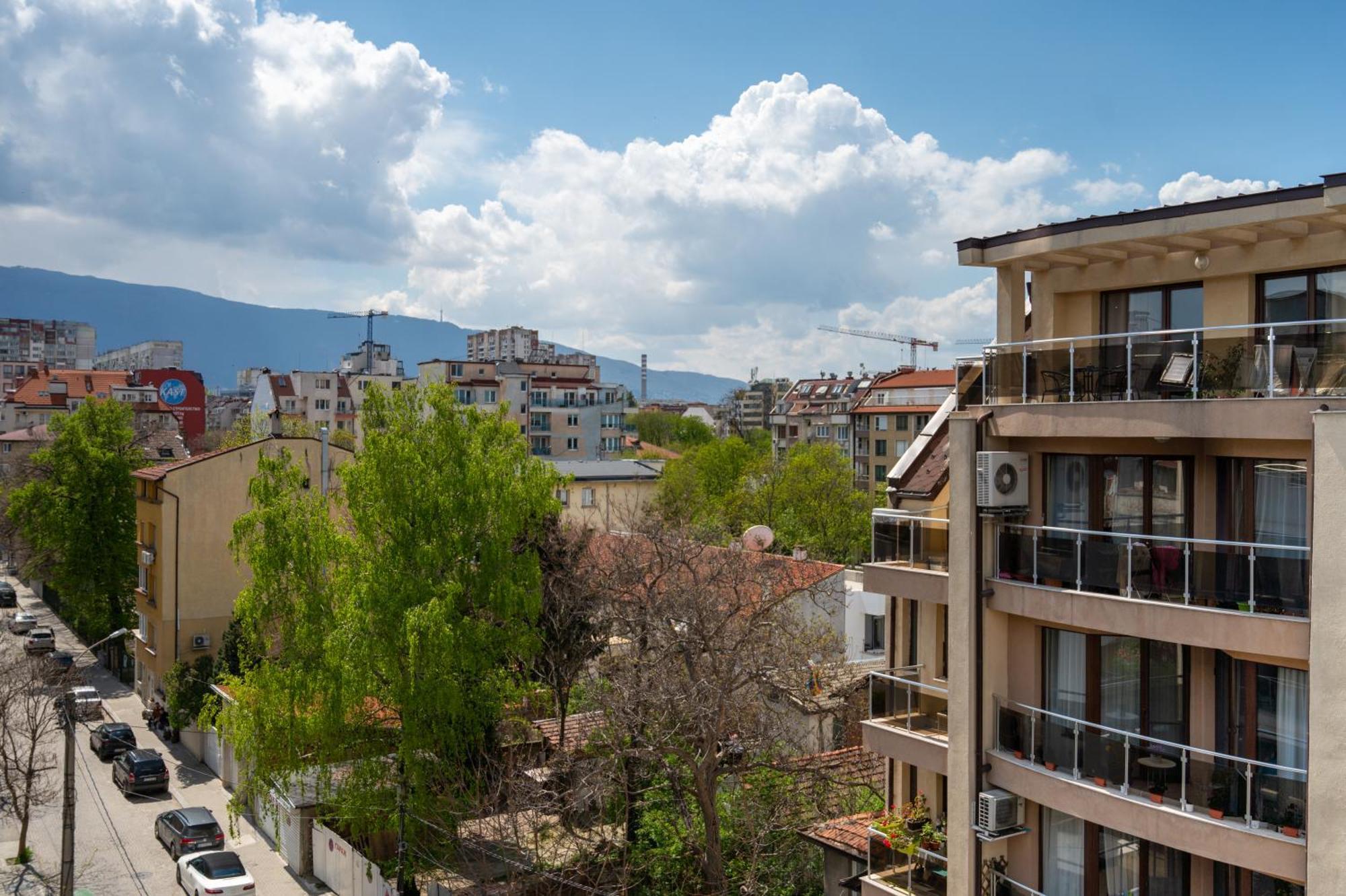Appartamento Colorful Studio With Balcony - Free Parking Sofia Esterno foto